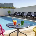 Ibis Est La Cité