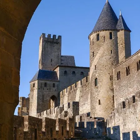 Otel Ibis Est La Cite 3*