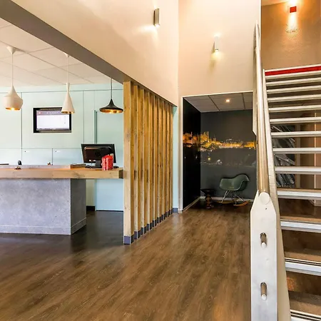 Ibis Est La Cité Carcasona