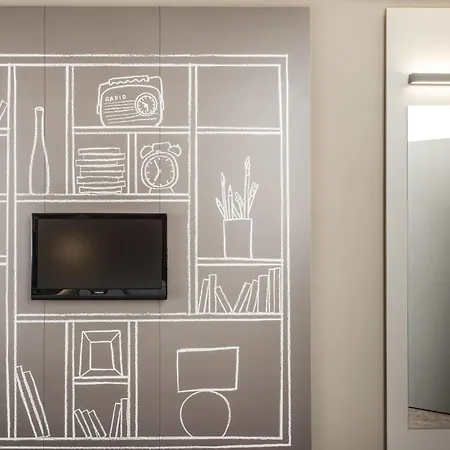 Ibis Est La Cité Hotel 3*