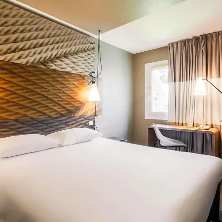 Ibis Est La Cite 3* Carcassonne