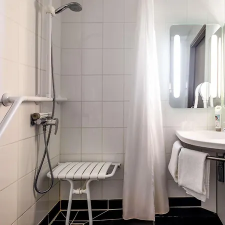 Ibis Est La Cité Hotel 3*