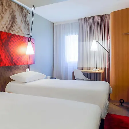 Ibis Est La Cité 3*