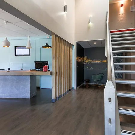 Ibis Est La Cite Καρκασόν