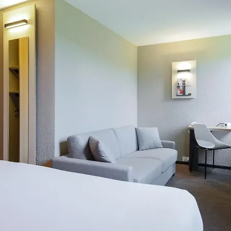 Ibis Est La Cite