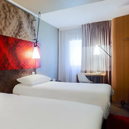 Ibis Est La Cite 3*