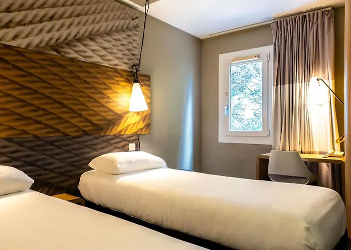 Otel Ibis Est La Cite