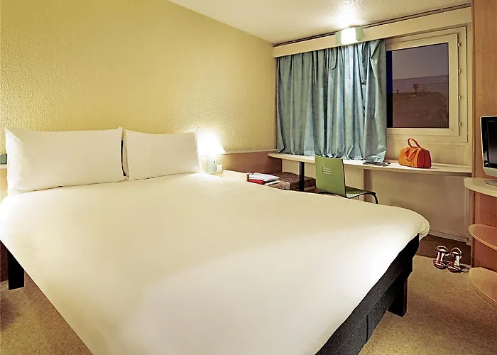 Hotel Ibis Est La Cite Carcassonne