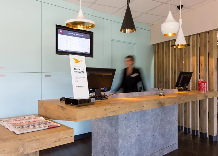 Отель Ibis Est La Cite Каркассон