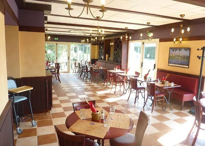 Отель Ibis Est La Cite Каркассон