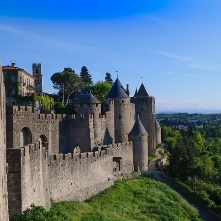 Ibis Est La Cite Szálloda Carcassone